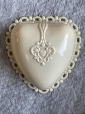 Vintage Art Deco Dennison Heart Shaped Celluloid Cream Presentation Ring Box